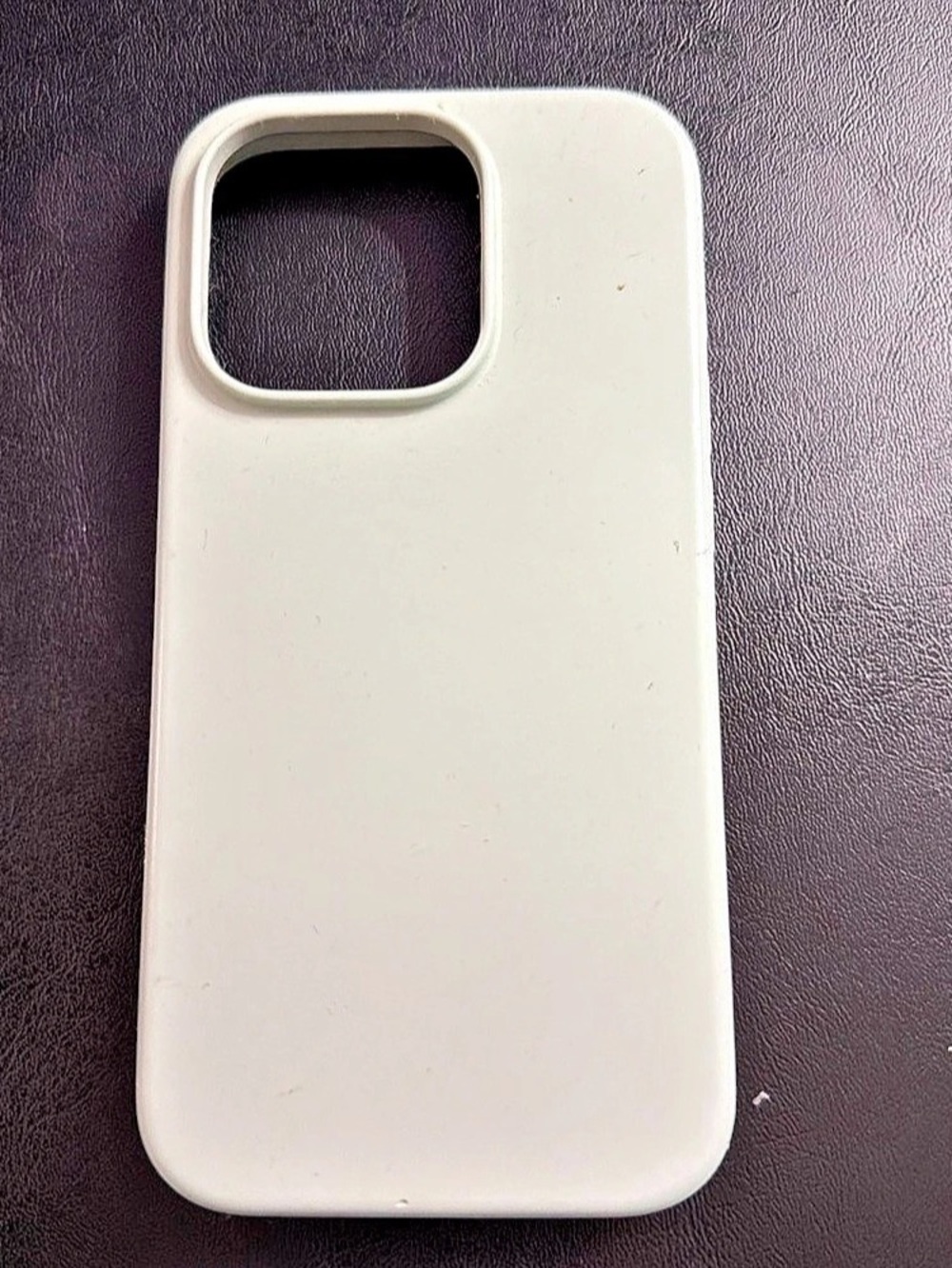 ORNARTO iPhone 15 Pro Liquid Silicone Phone Case - Green